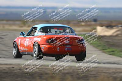 media/Oct-26-2025-CalClub SCCA (Sun) [[8ce1e69566]]/Group 5/Grapevine/